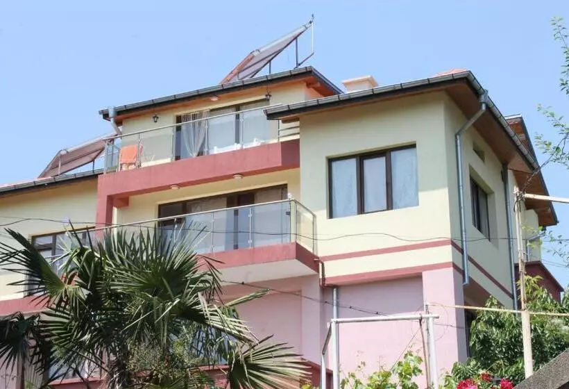 Majatalo Guest House Dara