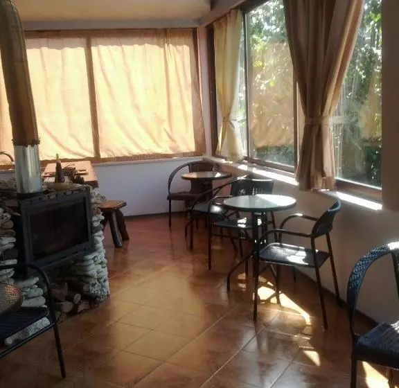 Majatalo Guest House Dara