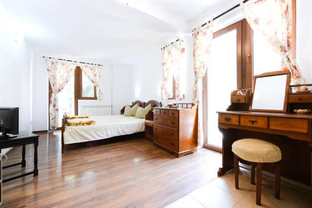 膳宿费 La Buni Busteni