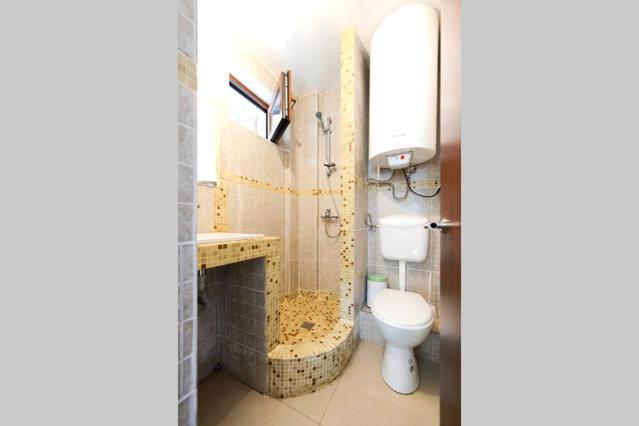 膳宿费 La Buni Busteni