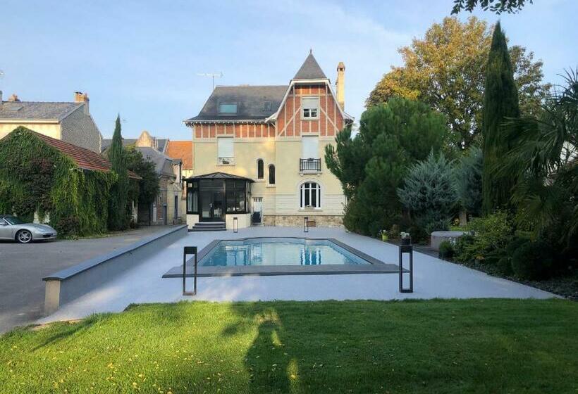 بنسيون Le Pavillon De Nathalie