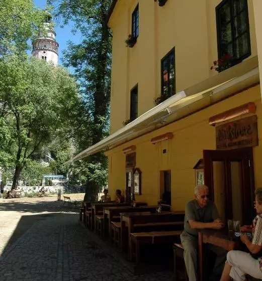 ペンション Penzion Na Ostrově