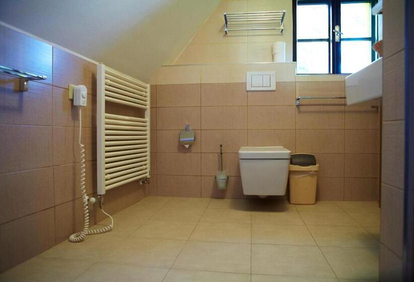 بنسيون Penzion Na Ostrově