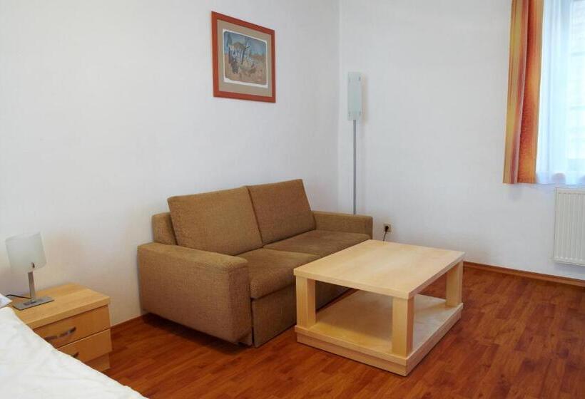 بنسيون Penzion Na Ostrově