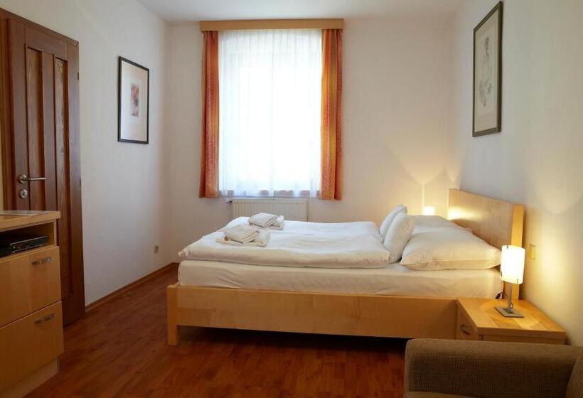 بنسيون Penzion Na Ostrově