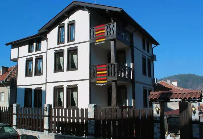 پانسیون Topalovi Guest House