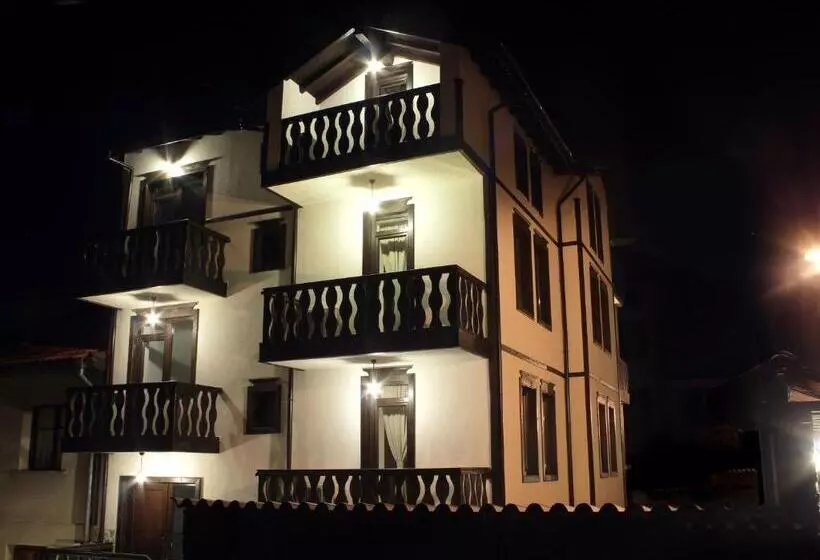پانسیون Topalovi Guest House