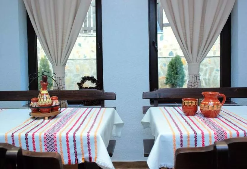 پانسیون Topalovi Guest House