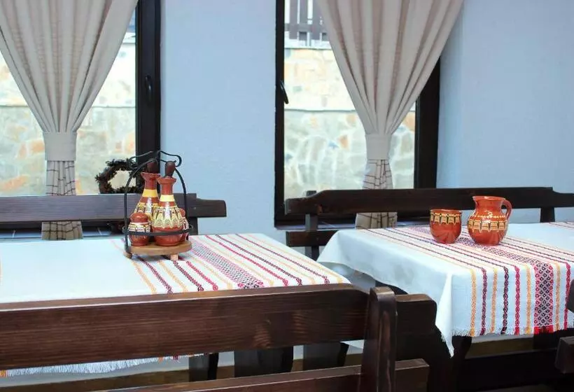 پانسیون Topalovi Guest House
