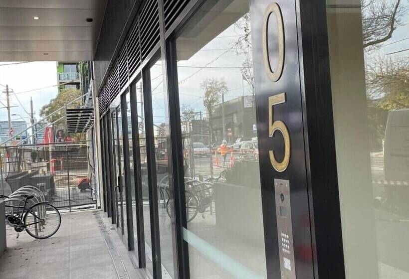 Readyset Apartments At Marque