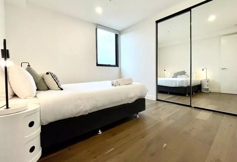 Readyset Apartments At Marque