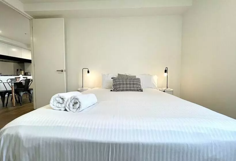 Readyset Apartments At Marque