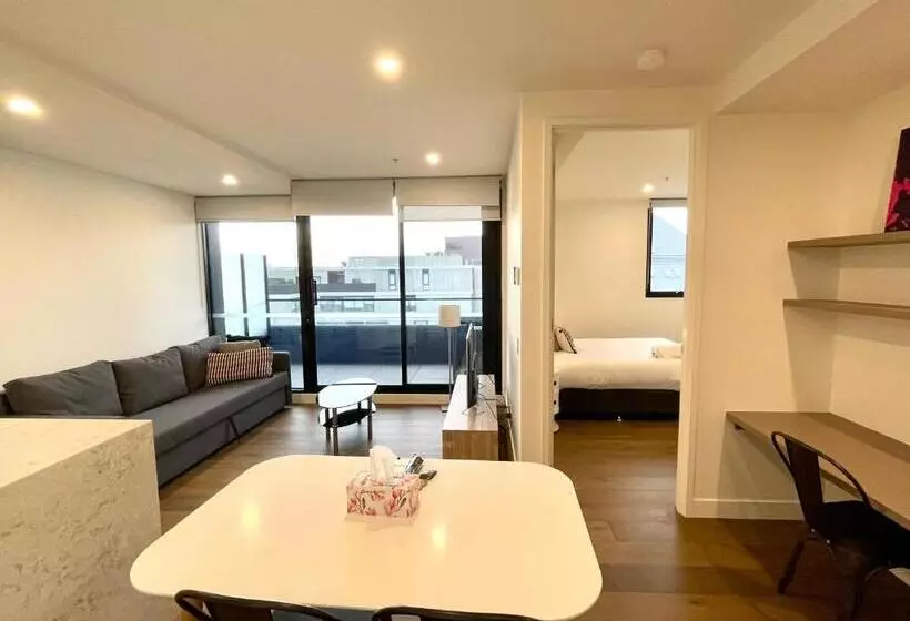 Readyset Apartments At Marque