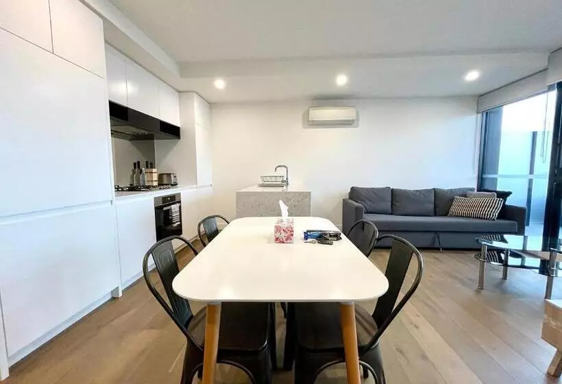 Readyset Apartments At Marque
