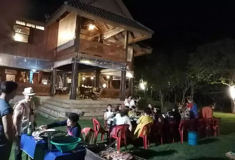 リゾートホテル Ruen Thai Rim Haad