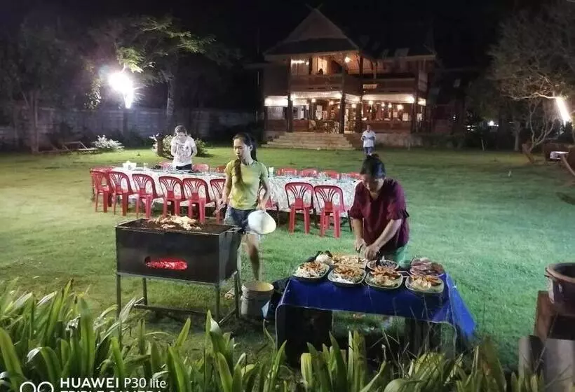 リゾートホテル Ruen Thai Rim Haad