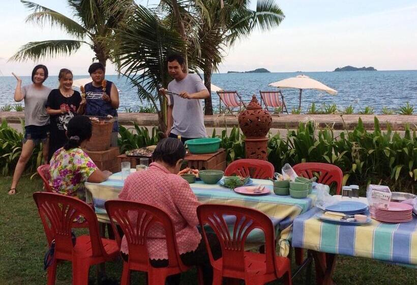 استراحتگاه Ruen Thai Rim Haad