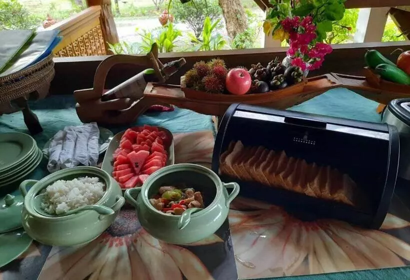 リゾートホテル Ruen Thai Rim Haad