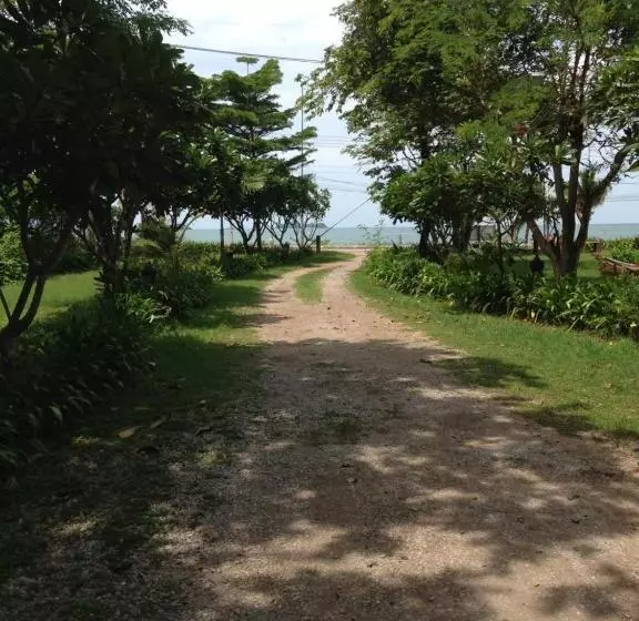 リゾートホテル Ruen Thai Rim Haad