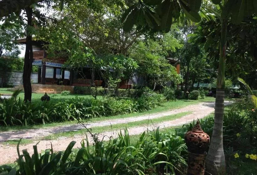 リゾートホテル Ruen Thai Rim Haad