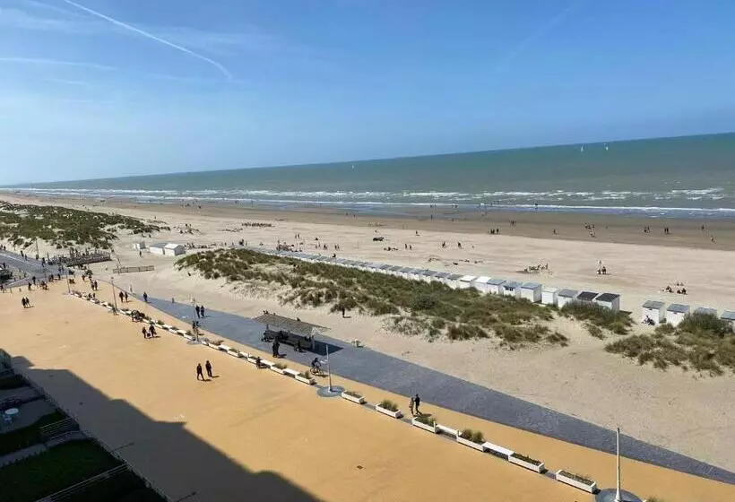Seaview And Sun@nieuwpoort