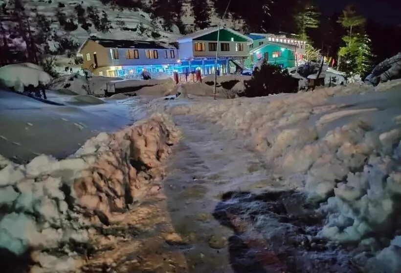 ベッドアンドブレックファースト Mountain View Stay In Auli