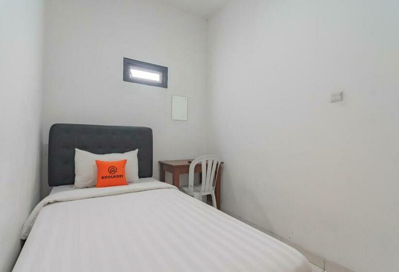 בית מלון כפרי Koolkost Near Alun Alun Kota Bandung 2   Male Only