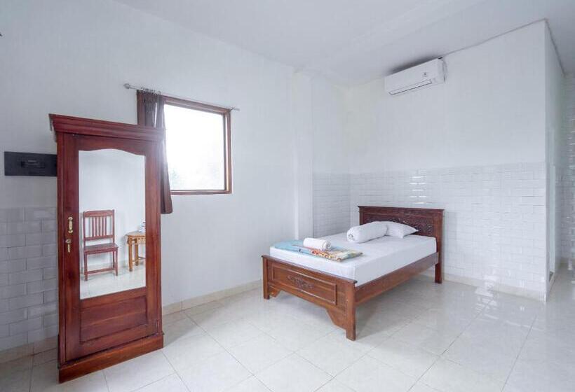 هتل Sdk Homestay Uluwatu