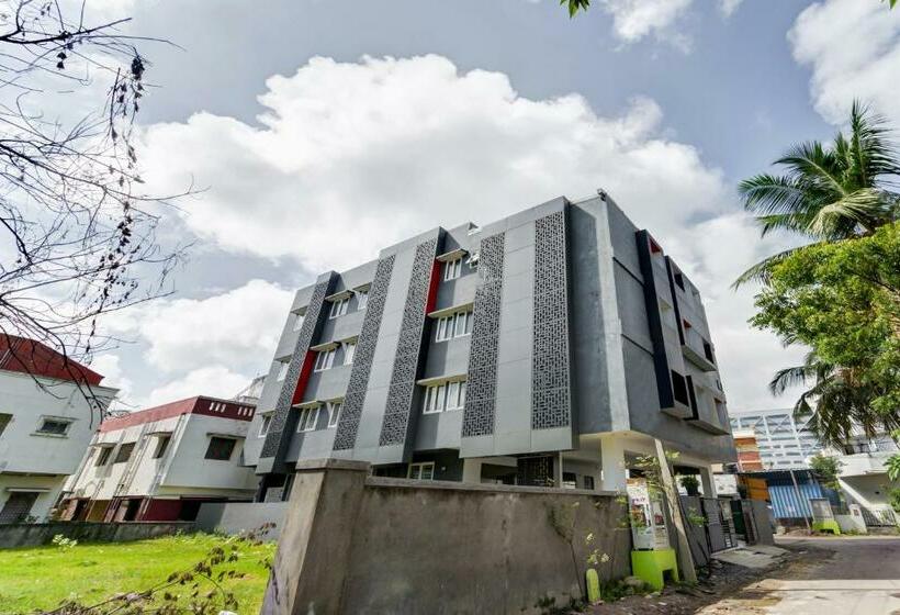 Upar Hotels Thoraipakkam, Omr