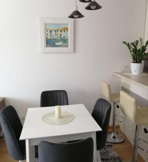 Lovely Apartment Ljupki Stan