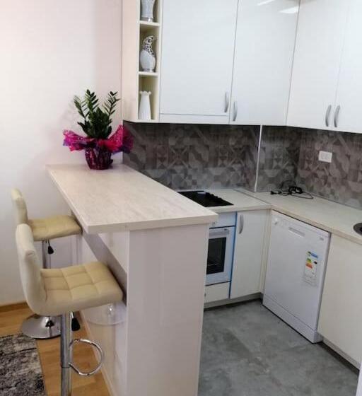 Lovely Apartment Ljupki Stan