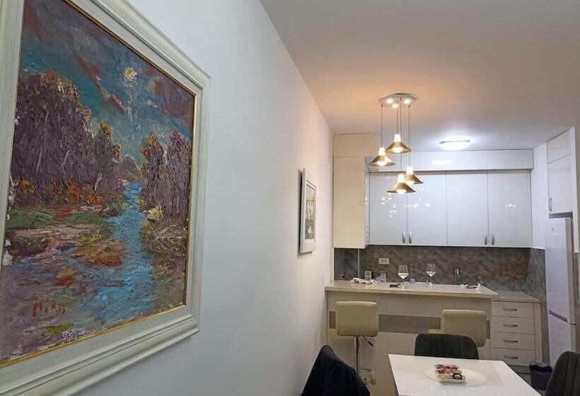 Lovely Apartment Ljupki Stan