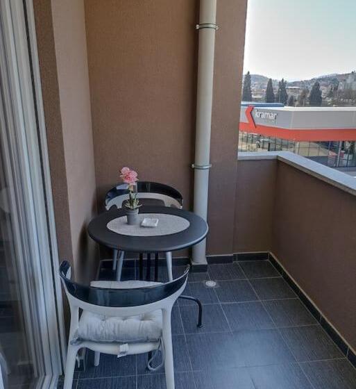 Lovely Apartment Ljupki Stan