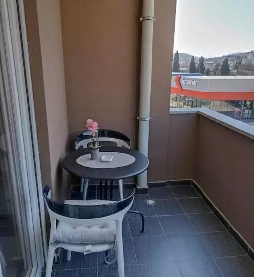 Lovely Apartment   Ljupki Stan