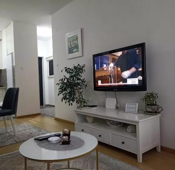 Lovely Apartment   Ljupki Stan