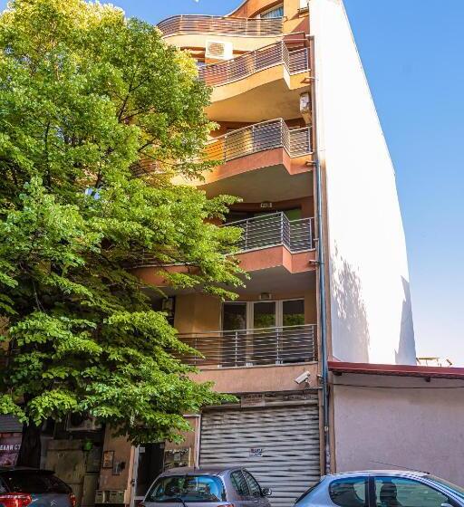 Nice 1bd Apartment Next To Medical University