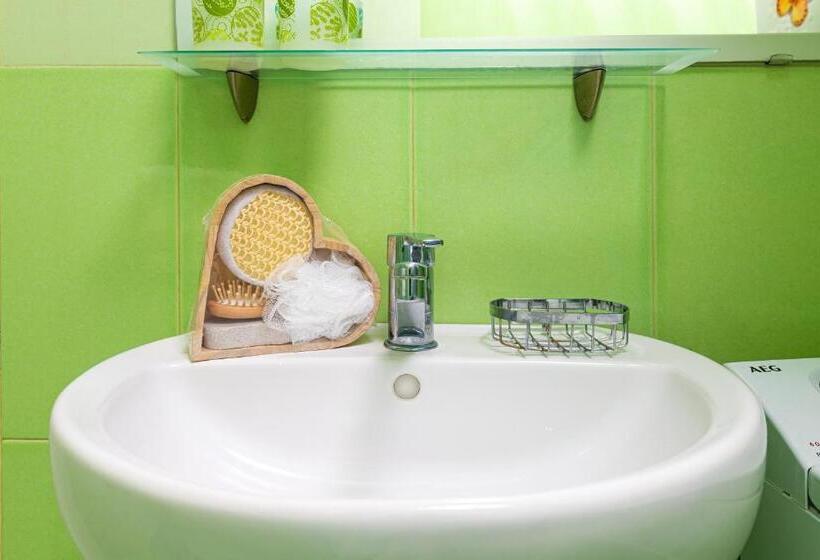 Nice 1bd Apartment Next To Medical University