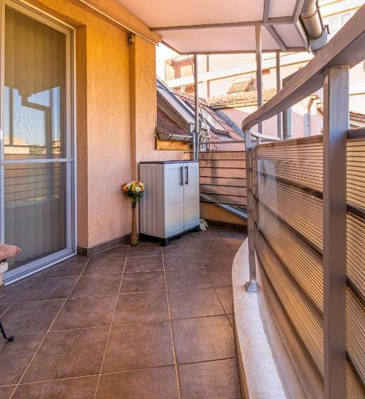 Nice 1bd Apartment Next To Medical University