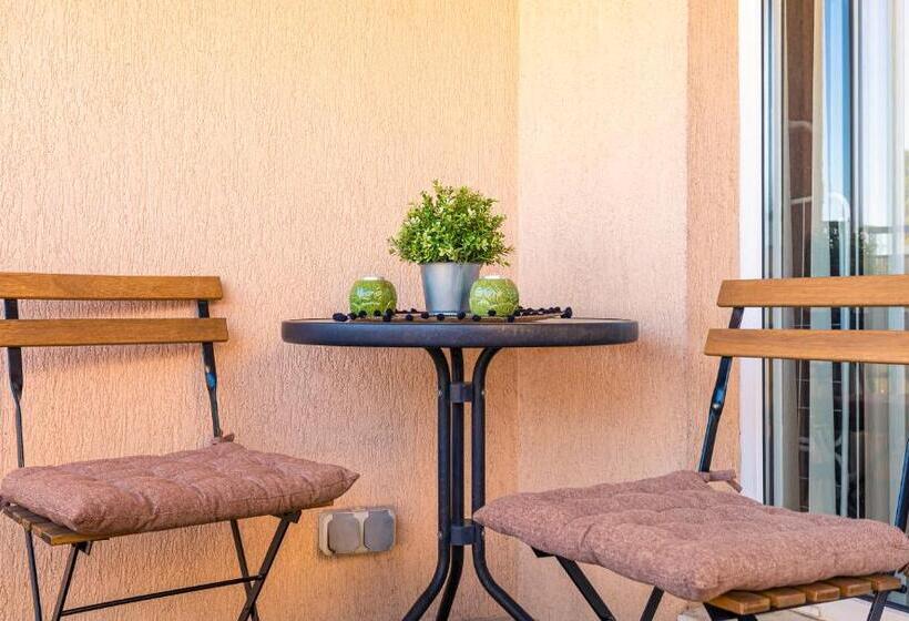 Nice 1bd Apartment Next To Medical University