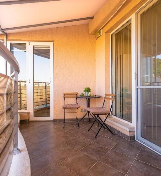 Nice 1bd Apartment Next To Medical University