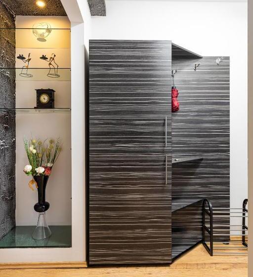 Nice 1bd Apartment Next To Medical University