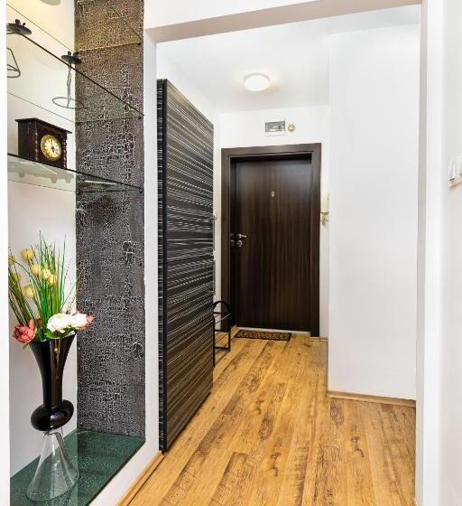 Nice 1bd Apartment Next To Medical University