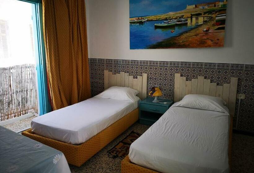 ペンション Dar Evelyne By Daldoul