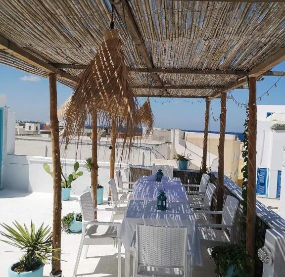 ペンション Dar Evelyne By Daldoul