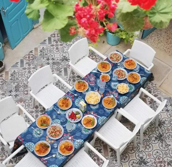 ペンション Dar Evelyne By Daldoul