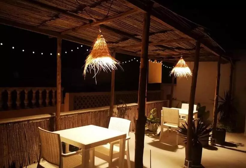 پانسیون Dar Evelyne By Daldoul