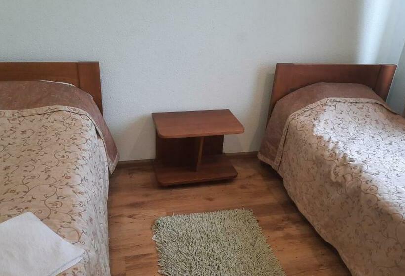 ユースホステル готель дністер