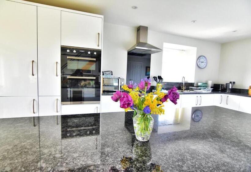 Chic Cottage Near Elan Valley And Builth Wells