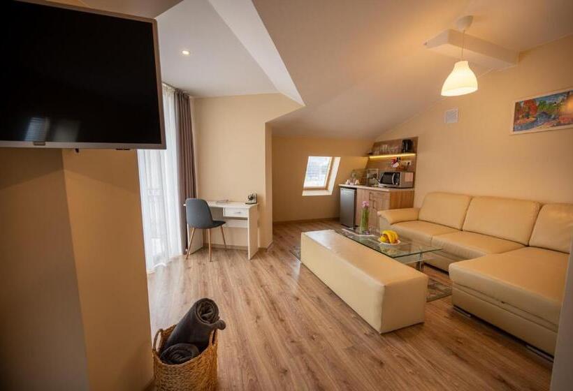 호텔 семеен хотел константинови