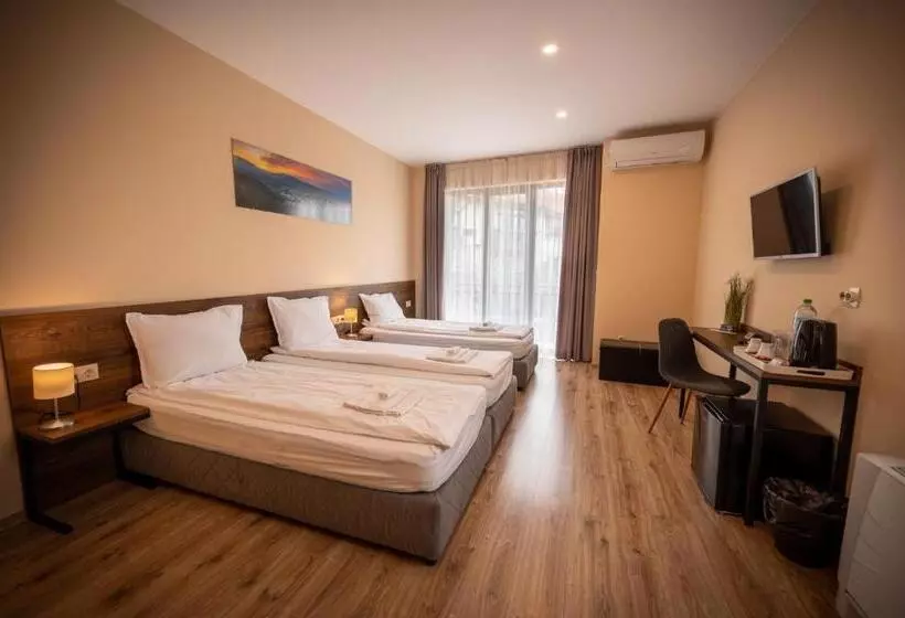 Hotelli семеен хотел константинови